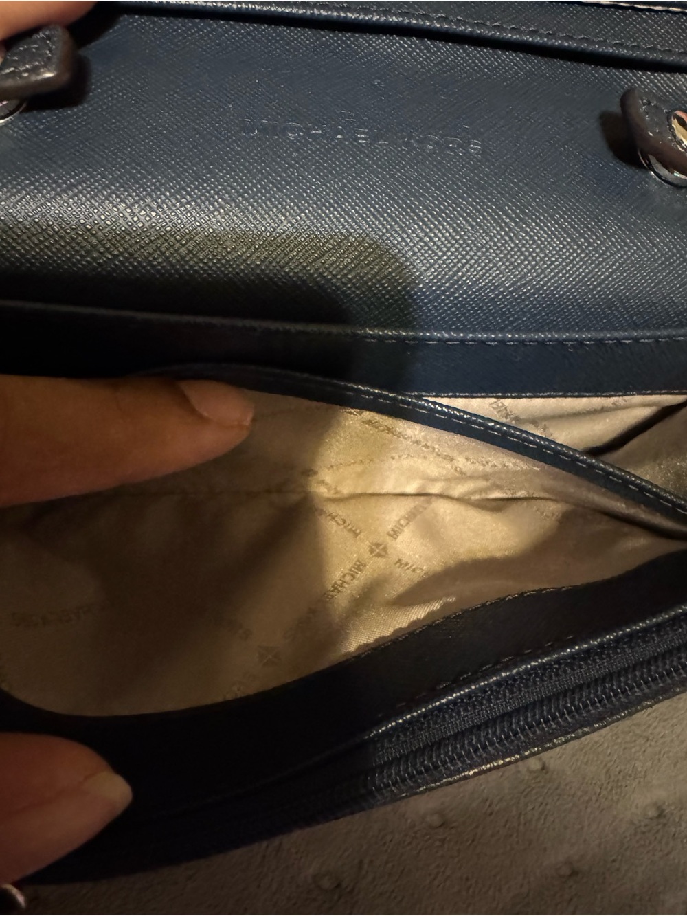 MICHAEL KORS Navy Leather Crossbody - Picture 10 of 11